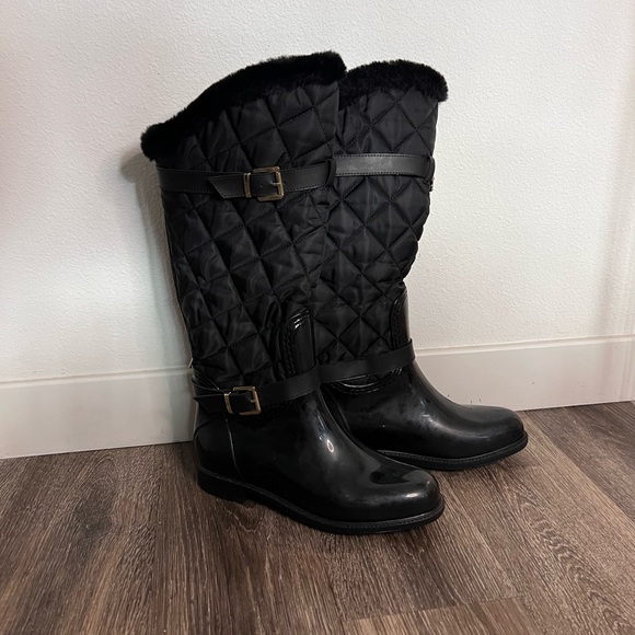 GUESS Women's Quilted Nylon Rainboots - Picture 3 of 8